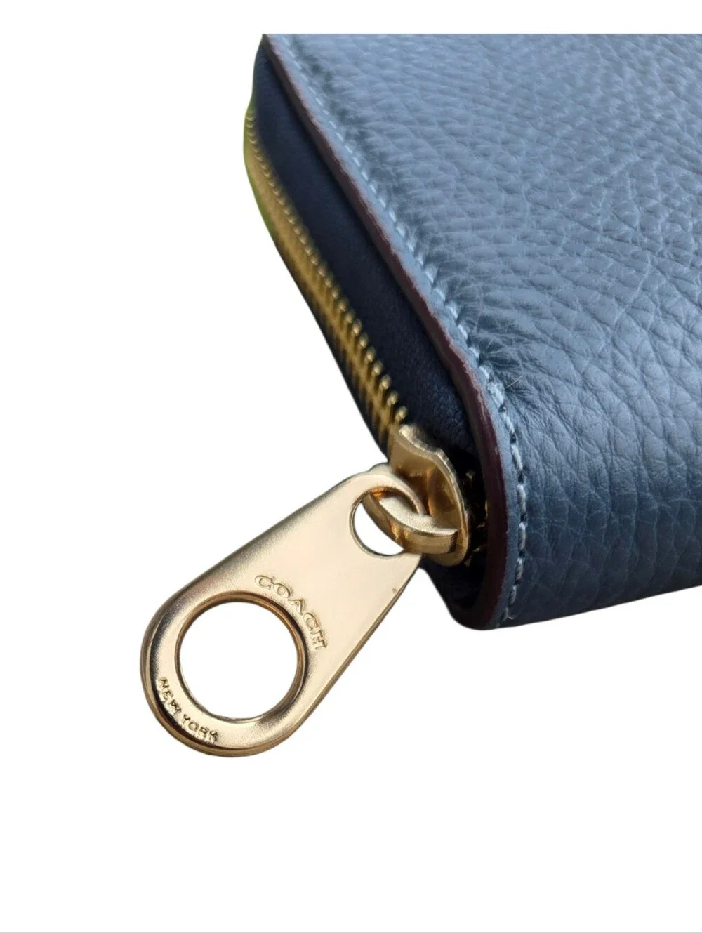 COACH Accordian Zip Around Wallet NWOT - Picture 4 of 4